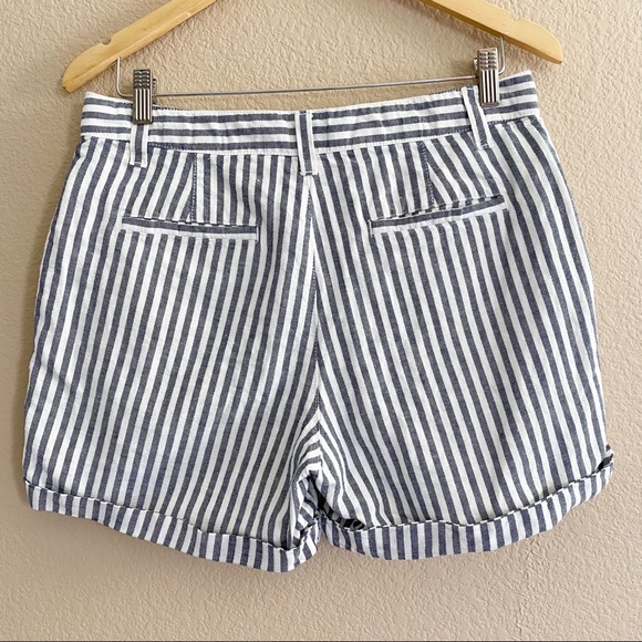 GAP Girlfriend Chino Stripe Shorts - Picture 4 of 8